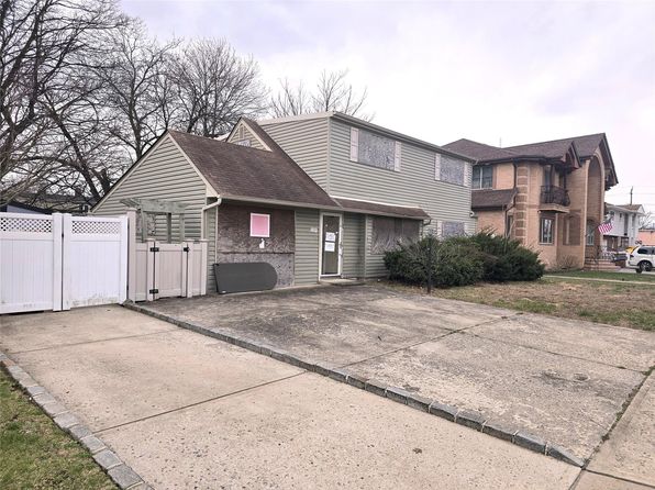 1297 S Street, Valley Stream, NY 11580