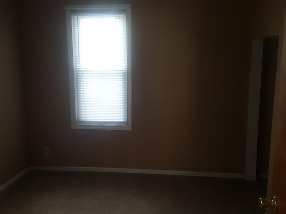 4th image of 2740 Orchard St
