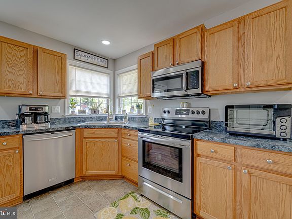 5th image of 5 Lavelle Dr