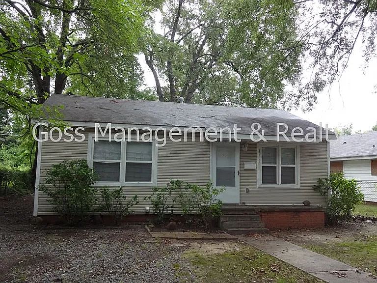1st image of 1605 W Short 17th St