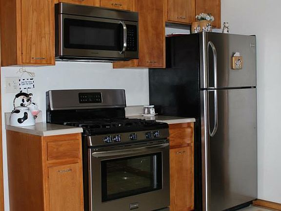 4th image of 982 Garden Heights Dr