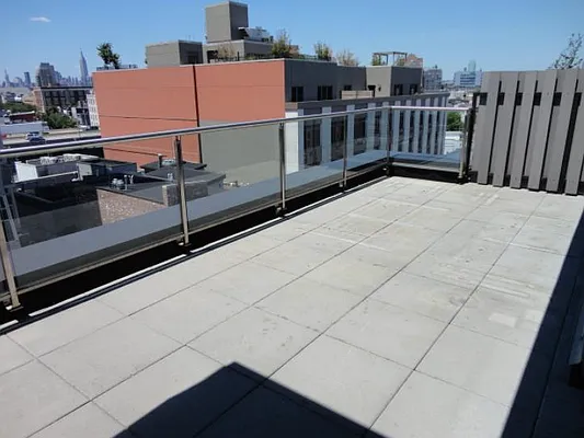 Rented by Loom Group | media 39
