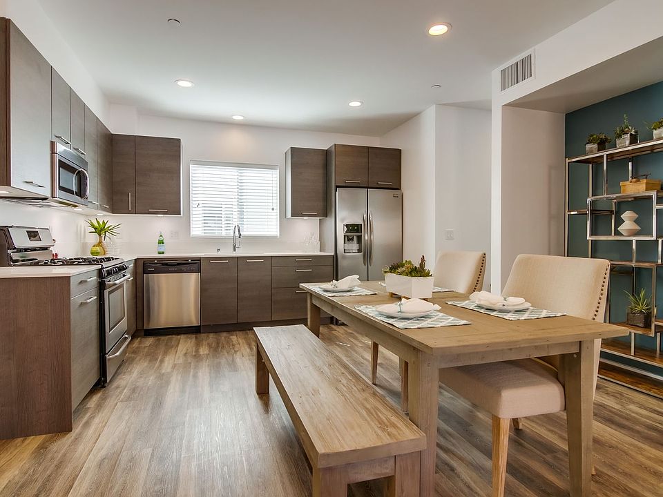 1st image of 2902-2912 Jarvis St #2902-4