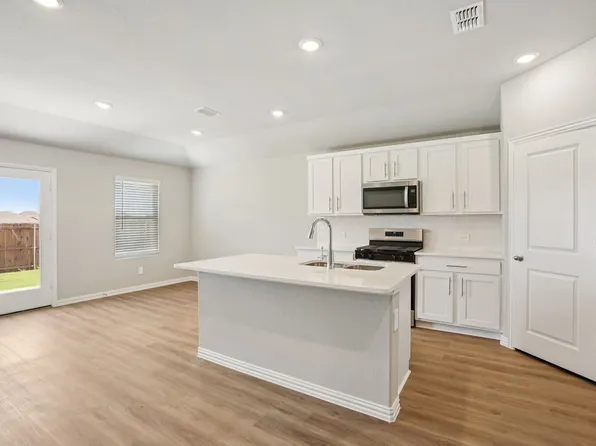 2010 Carriage Ct, Seagoville, TX 75159