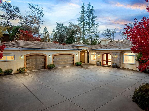 5th image of 18874 Meadowlark Ct