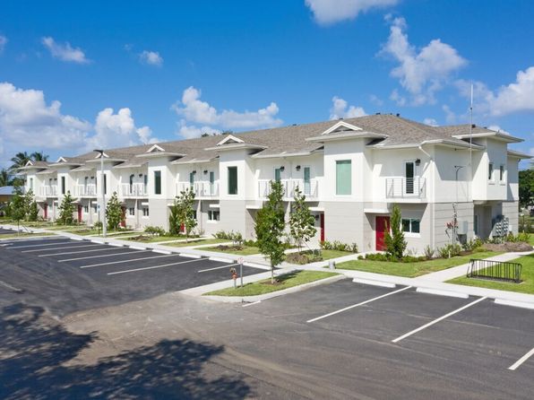 3884 Melaleuca Ln #211