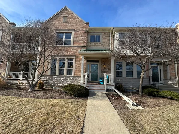 2654 W Lake Ave, Glenview, IL 60026