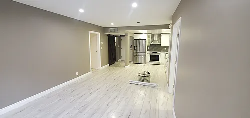 1300 Midvale Ave Photo 1