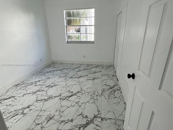5th image of 3245 NE 184th St APT 13208