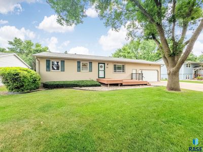 901 E Maple St, Harrisburg, SD, 57032