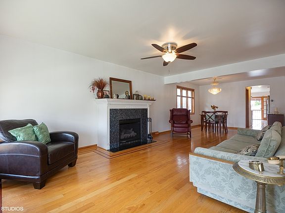 2nd image of 4580 N McVicker Ave