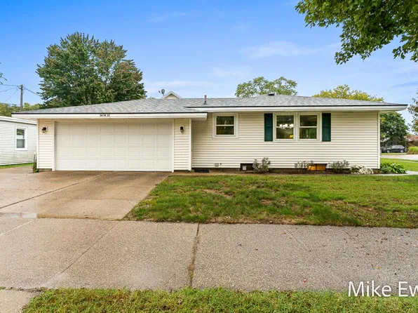360 W 32nd St, Holland, MI 49423