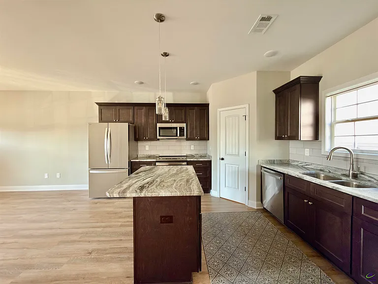 212 Beau Claire Cir — Photo 26