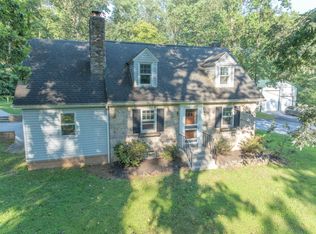 53 Poplar Rd, Boyertown, PA 19512