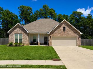 11456 Memphis Cir, Ocean Springs, MS 39564