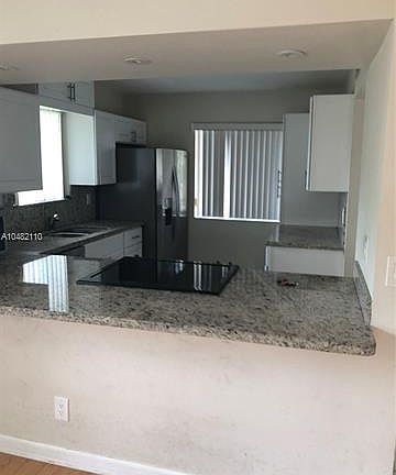 2nd image of 325 Lakeview Dr APT 204
