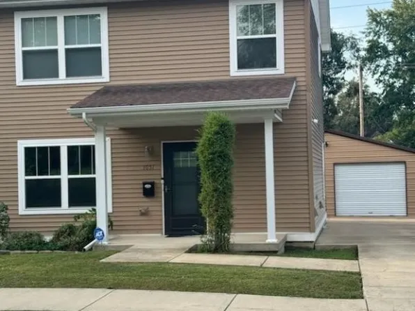1051 W Macon St, Decatur, IL 62522