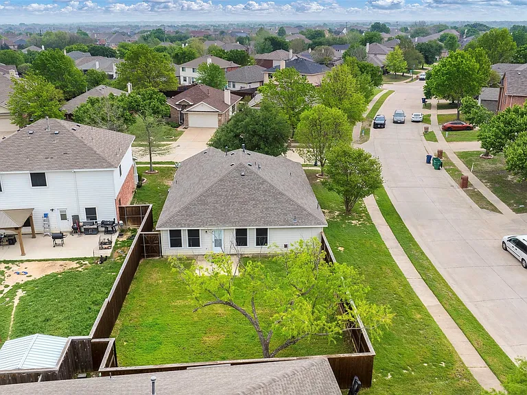 1001 Campbell Dr — Photo 17