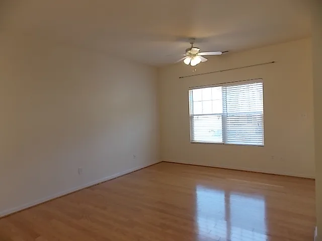 Building Photo - 1725 Tw Alexander Dr #105