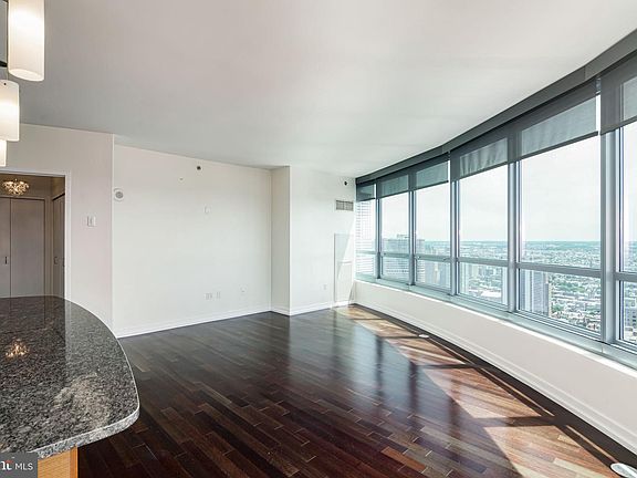 5th image of 2101 Market St Unit 3603