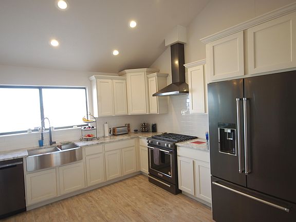 4th image of 513 Russett Ln