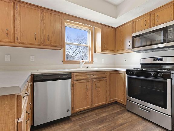 4th image of 5025 Bridge Ct