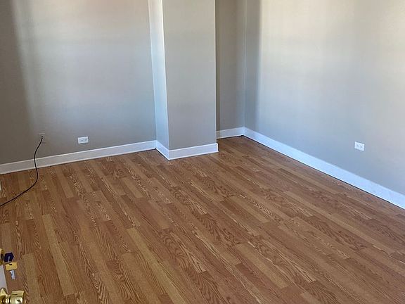 3rd image of 532 Breck St Floor 1