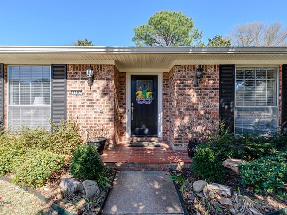 3rd image of 1507 Carmel Dr