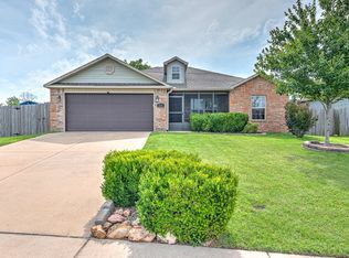 820 Morningside Dr, Centerton, AR 72719