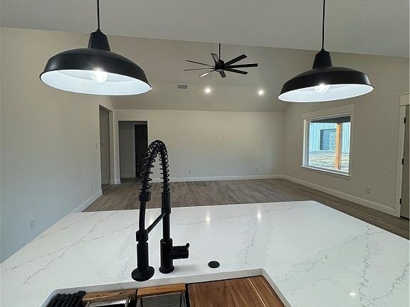 5th image of 1006 Raleigh St