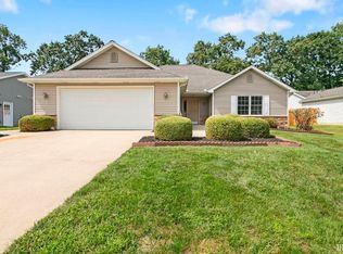 56545 Sun Ray Dr, Elkhart, IN 46516