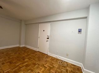 1916 R Street, Washington, DC 20009