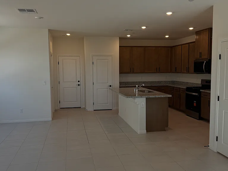 92 Hornbeck Ln — Photo 9