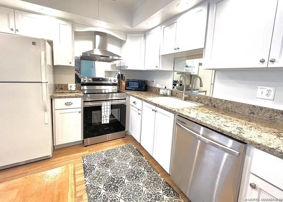 1800 SE Saint Lucie Blvd #10-207