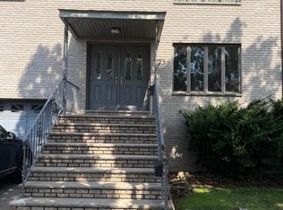773 1st St #1, Secaucus, NJ 07094