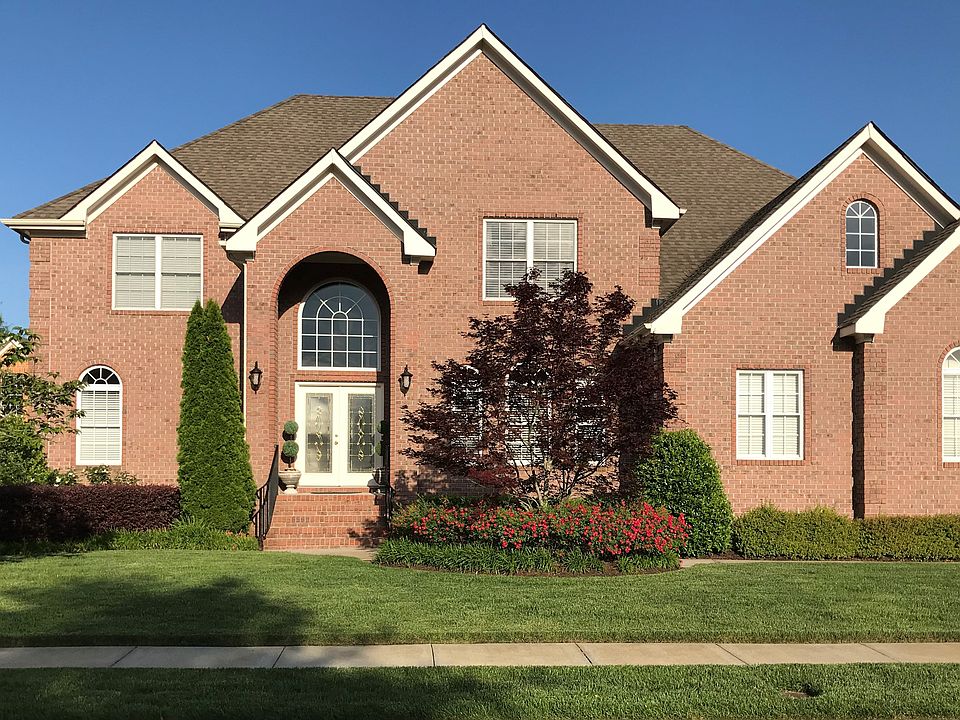 1st image of 1325 Club House Dr