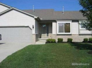 53216 Pineridge Dr, Chesterfield, MI 48051
