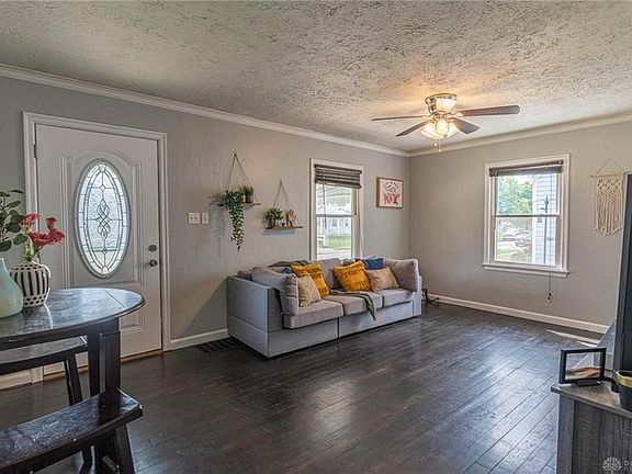 4th image of 2219 Farmside Dr