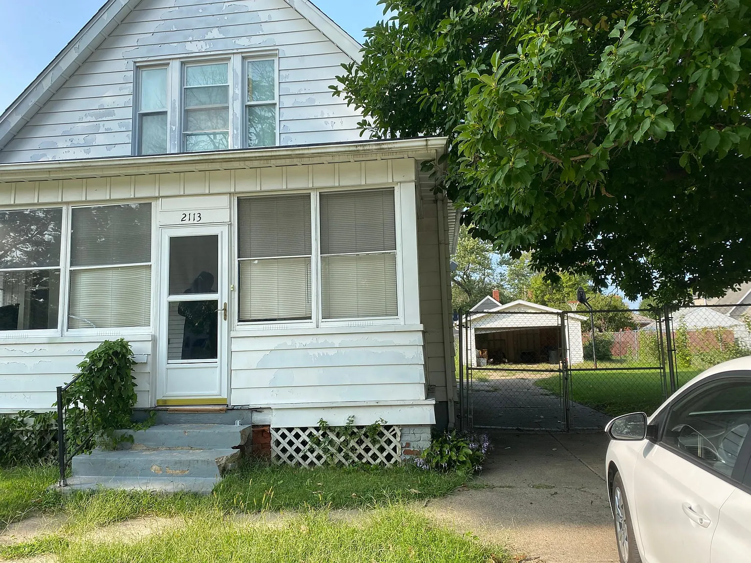 2113 W Moss Ave photo 1