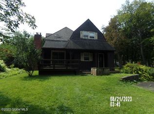 215 Menands Rd, Loudonville, NY 12211