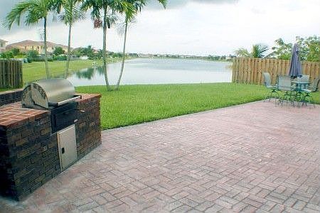 Backyard BBQ/Lakeview