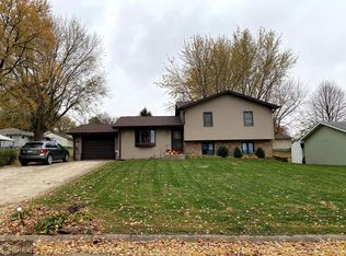 824 10th St, Manning, IA 51455