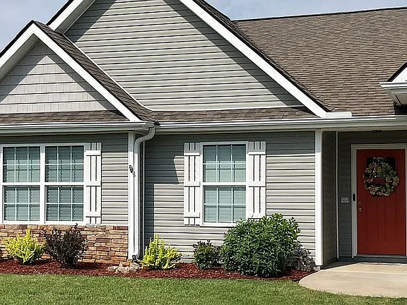 225 Catterick Way — exterior photo