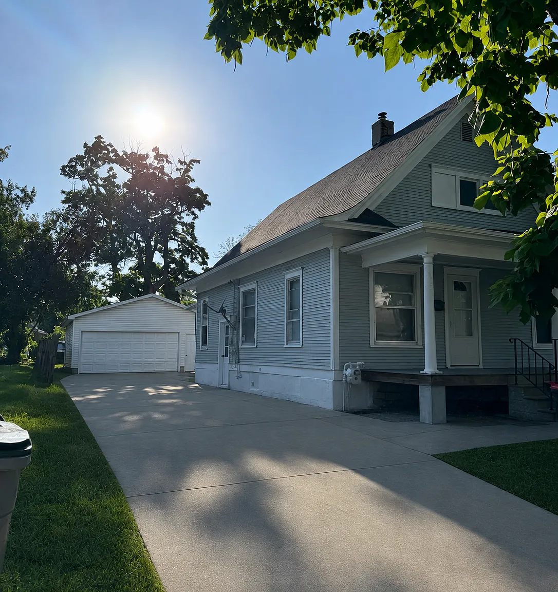 2 bed, 816 sqft, $1,499 — Photo 1