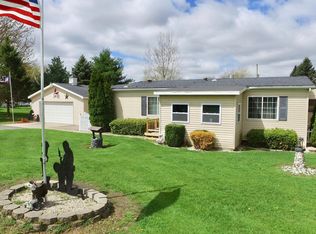 6927 N Crystal Rd, Vestaburg, MI 48891