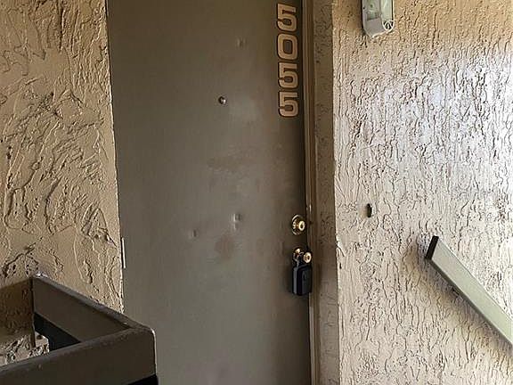 5th image of 5055 Vineland Rd #205F