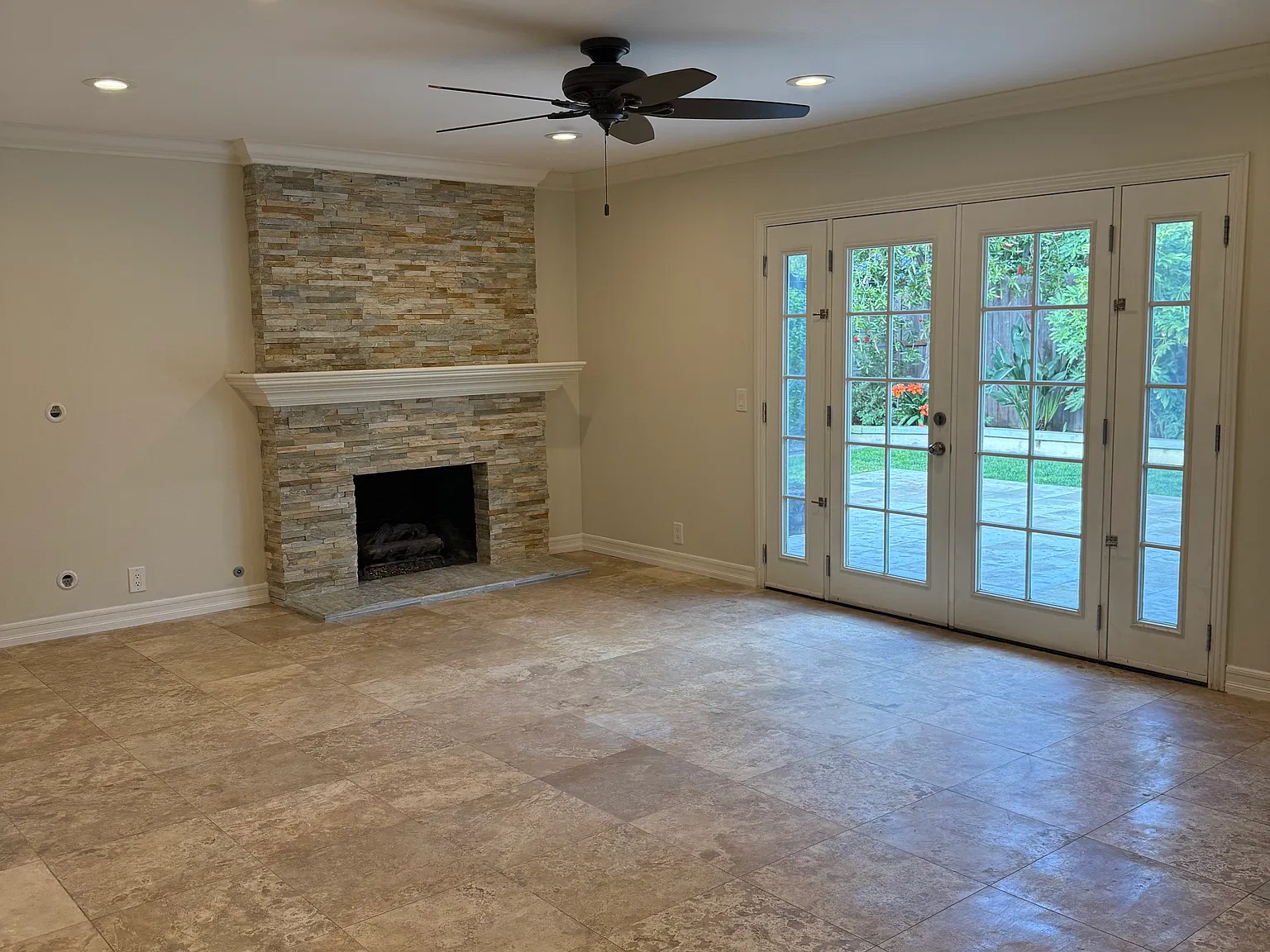 3 bed, 1321 sqft, $4,900 — Photo 4