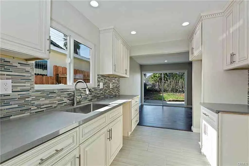 3 bed, 1205 sqft, $3,600 — Photo 3