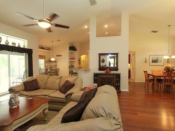 3rd image of 1363 Briarhaven Ln