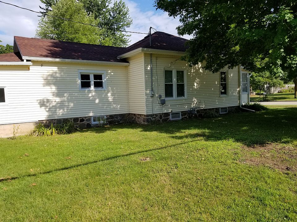 114 W Parker St, Weyauwega, WI 54983 Zillow